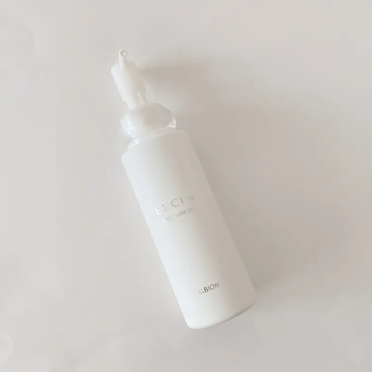 アルビオン エクシアの乳液クレンジングは、肌あれが気になるときにおすすめのふき取り乳液