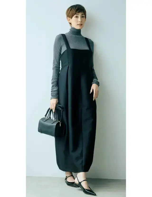 50代に選ばれる「冬のワンピース」女らしくて華やかなスタイル