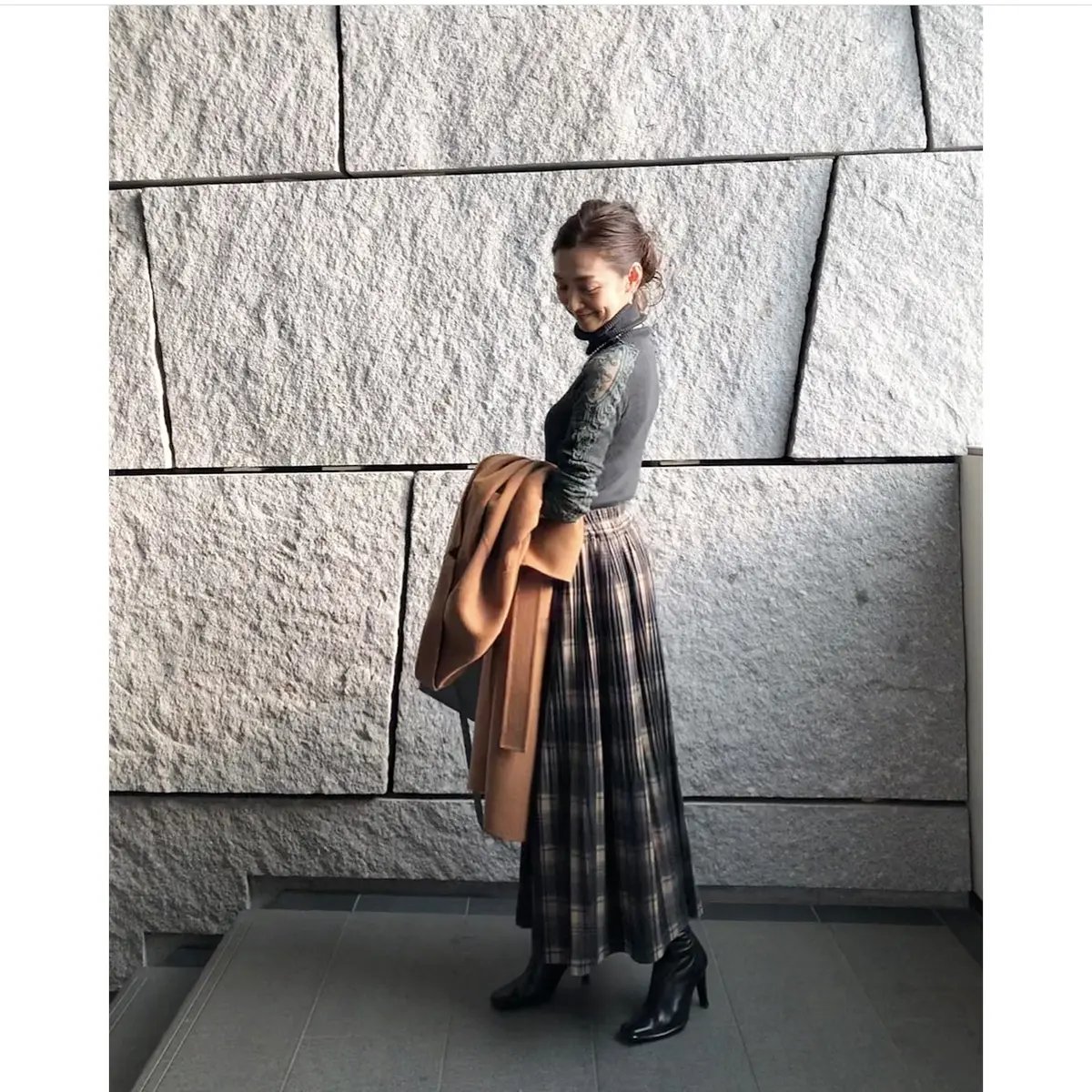 渋めチェックの揺れスカートの画像_1