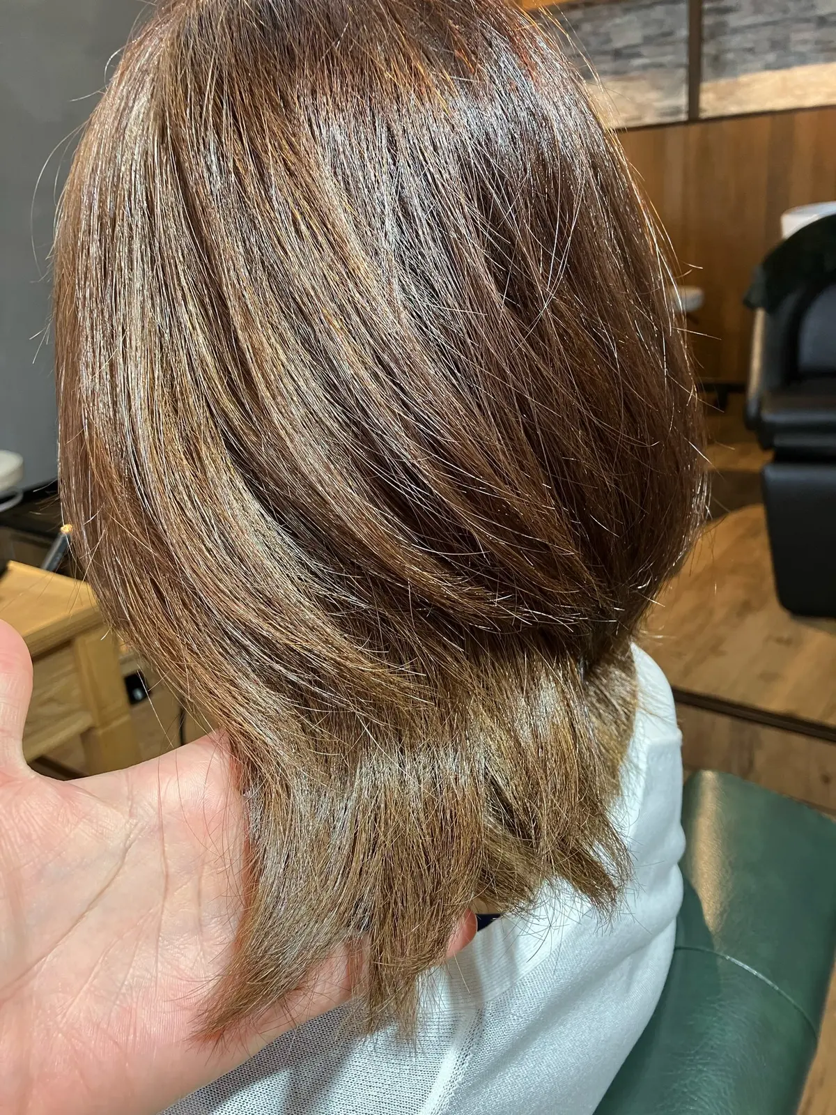 DEMIDO アラフィフ　ミディアムボブ　外ハネボブ　くびれボブ　若見えヘア　jマダム 