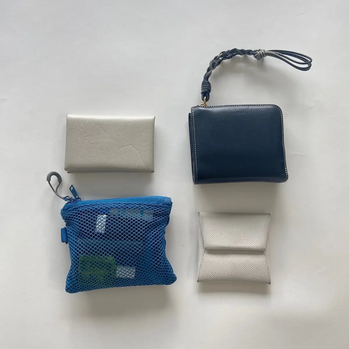 少数精鋭！ミニマムなTのバッグの中身