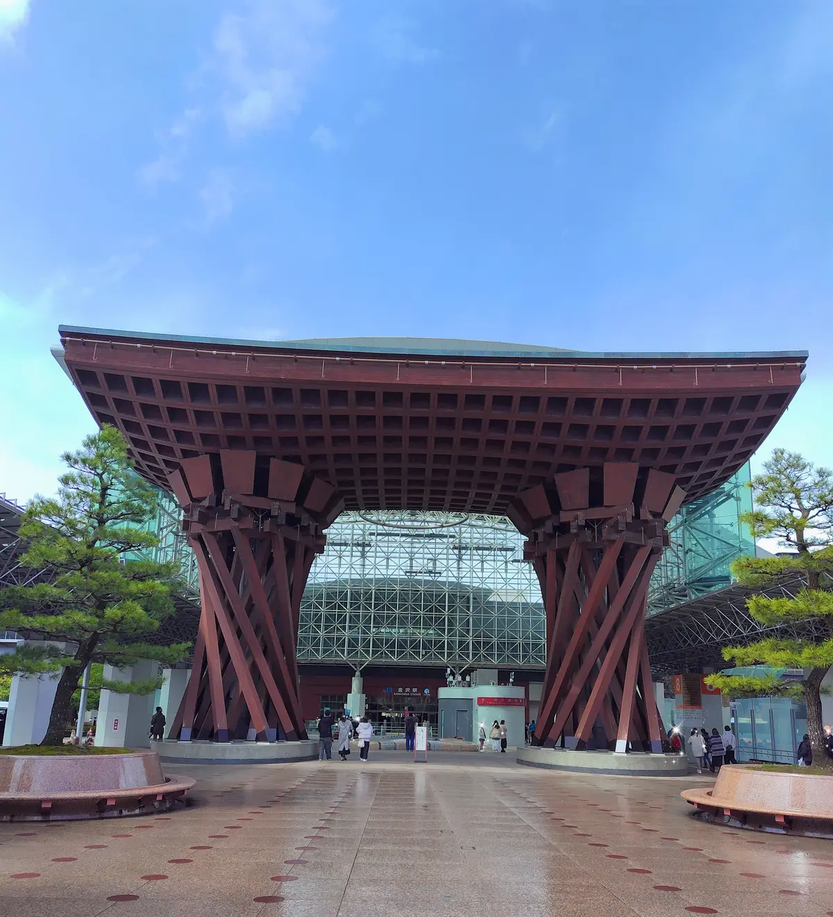 金沢駅　鼓門