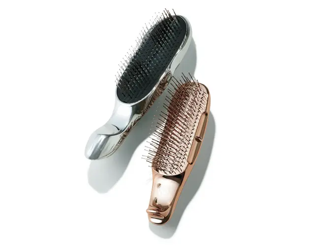 スカルプブラシ ワールドモデル（ショート）￥6,050／エス・ハート・エス