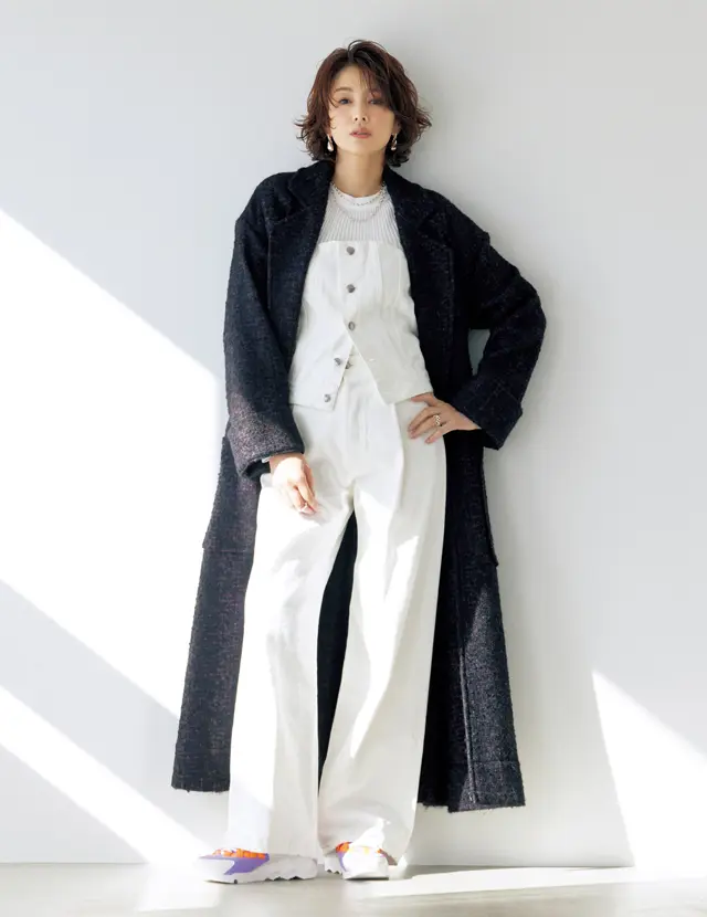 シャネルのコートの吉瀬美智子さん