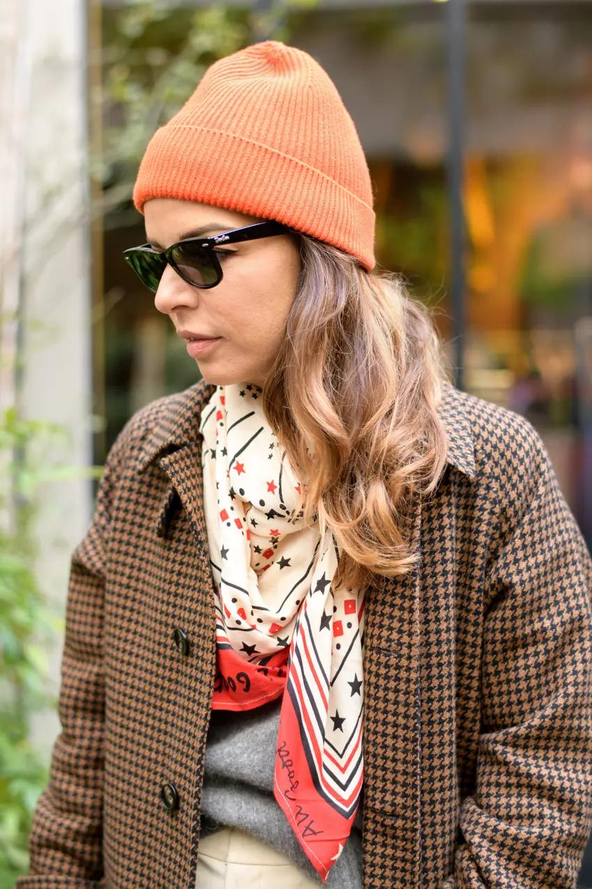 パリスナップ　ヴァレリアさん（スタイリスト）のスカーフ使い