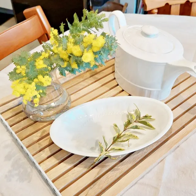 今年のミモザはテーブルコーディネートでの画像_1