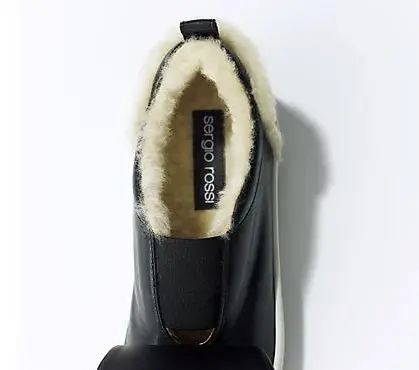 富岡佳子さんがまとう「Sergio Roの画像_3