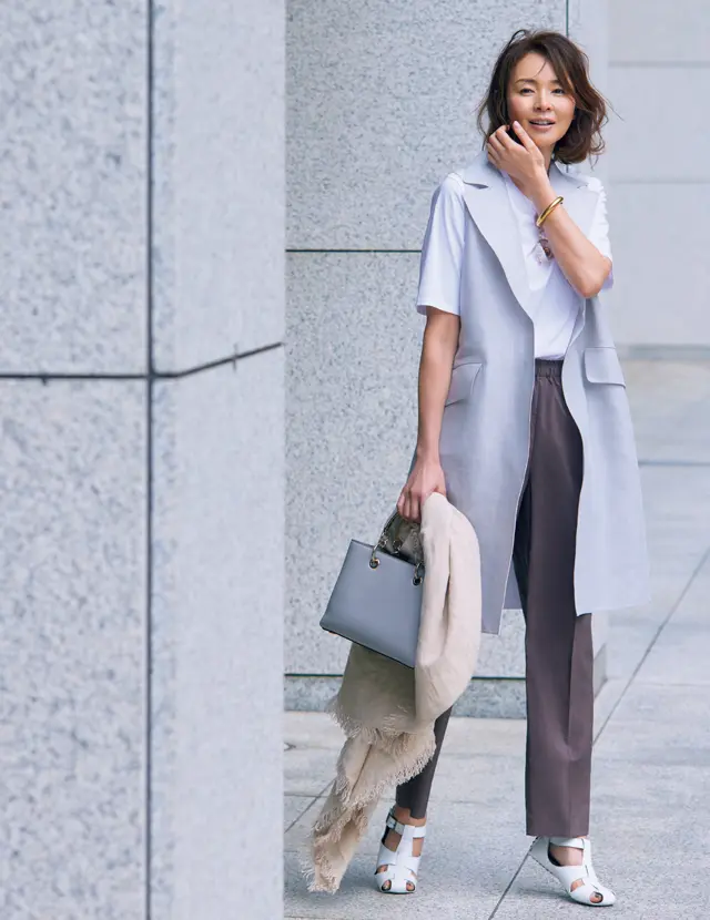 【二の腕と肩をほっそり見せるコーデ7選】スタイルアップがかなう最旬コーデを一挙公開