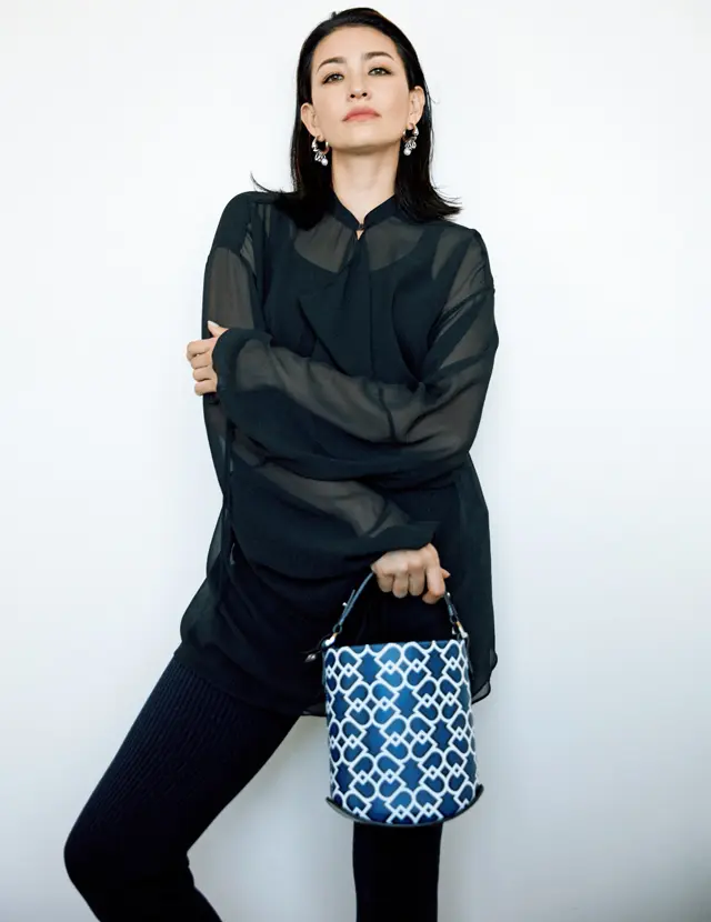 バッグ￥281,600／デルヴォー・ジャパン（デルヴォー）