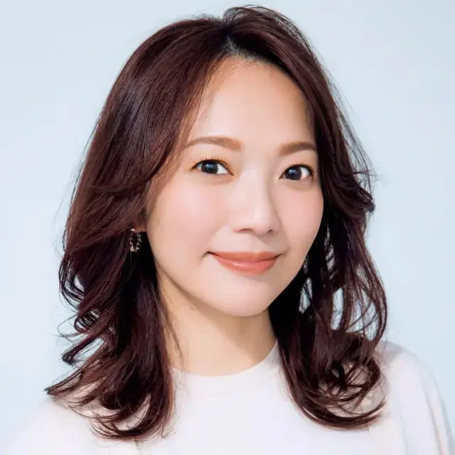 【50代に人気のミディアムヘア60選】くせ毛や薄毛をカバーしておばさん見えしない！若見えミディアムヘア