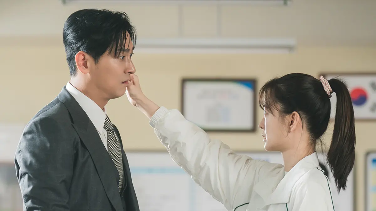 『愛は一本橋で』のチュ・ジフンとチョン・ユミ