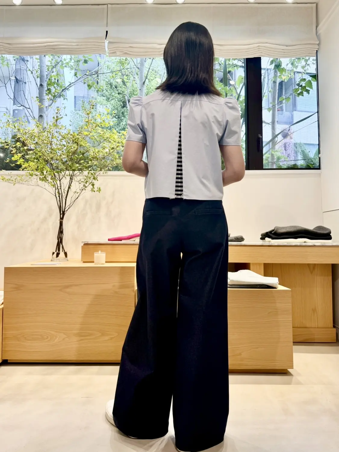 爽やかなライトブルーのシャツでゆっくりラの画像_13