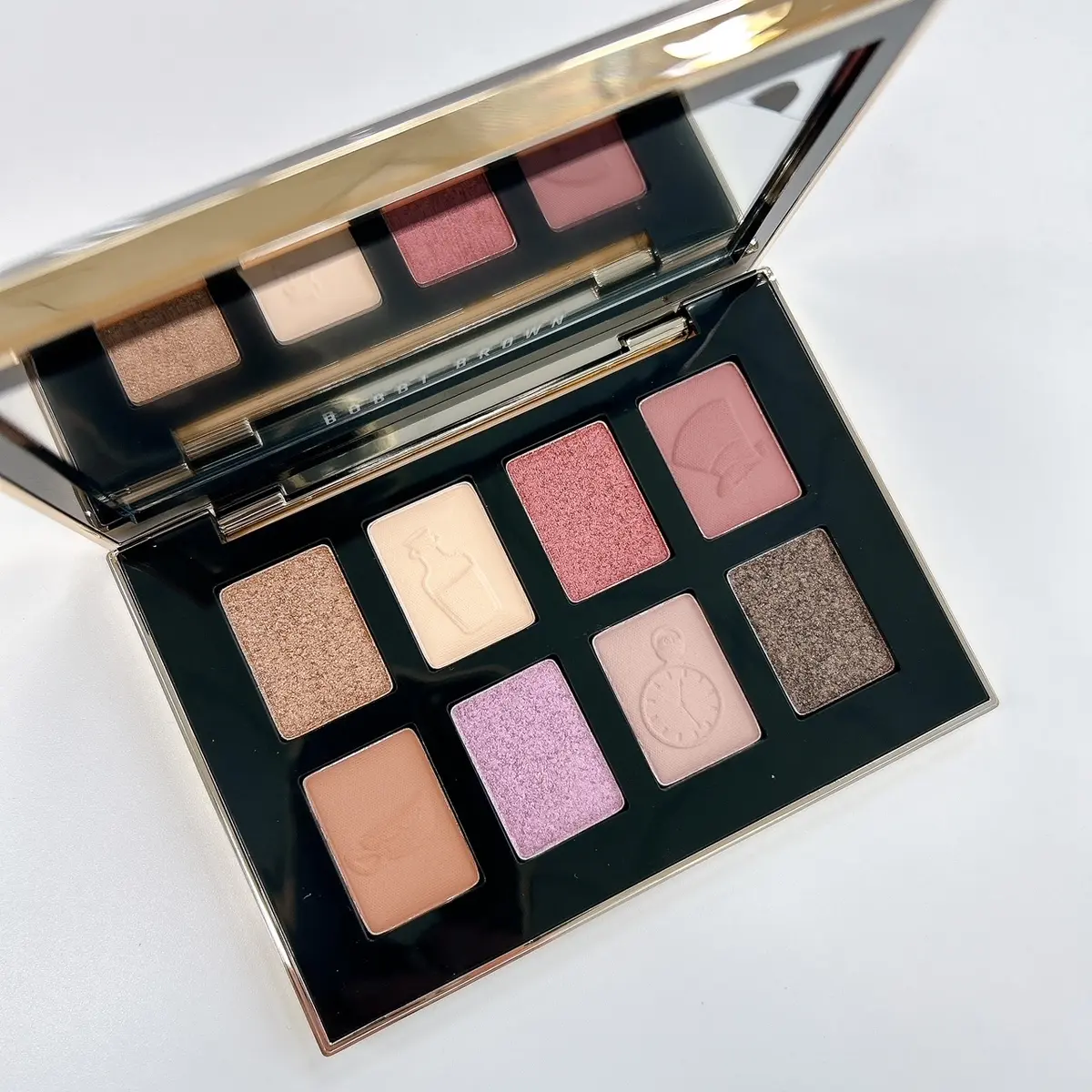 ボビイ ブラウン　クリスマスコフレ　アリス イン ワンダーランド アイシャドウパレット