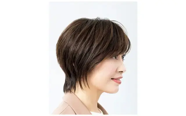 マニッシュショートで華やかさをプラス【50代髪型・ヘアスタイル】