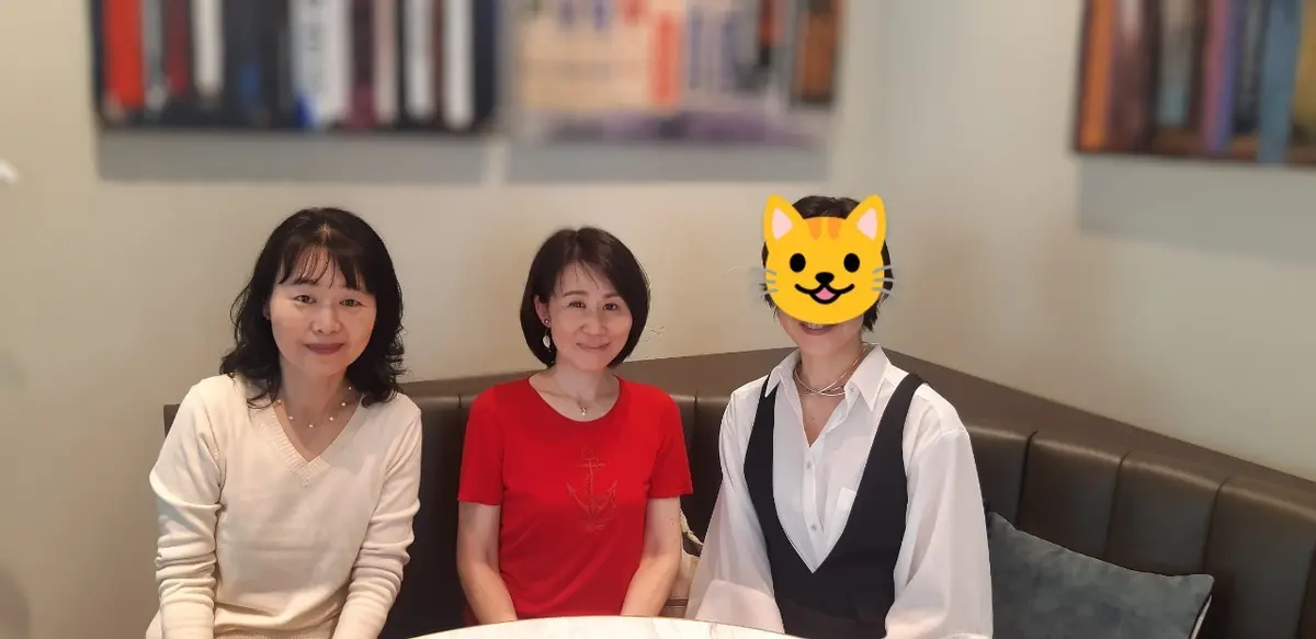 大学時代に 美学美術史学専攻で出会ってからずっと仲良し♪