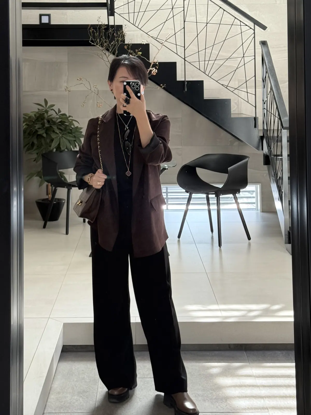 ZARAジャケット　シャネルバッグ　ブラウンコーデ