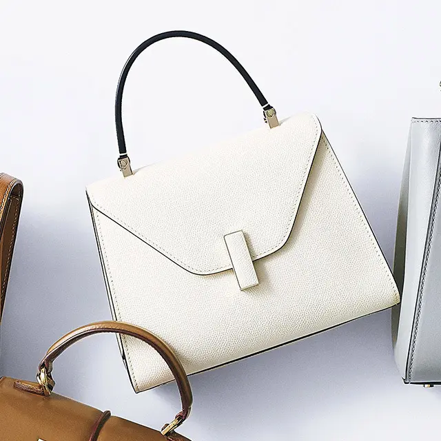  バッグ（ストラップつき、16.5×22×12）￥478,500／ヴァレクストラ ジャパン（ヴァレクストラ）