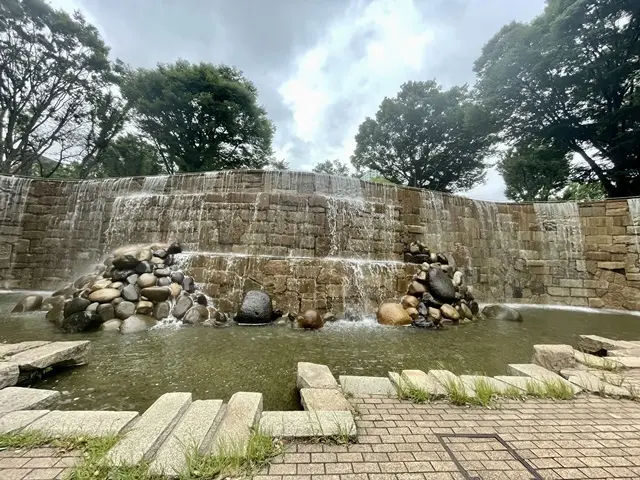 「新宿ナイアガラの滝」