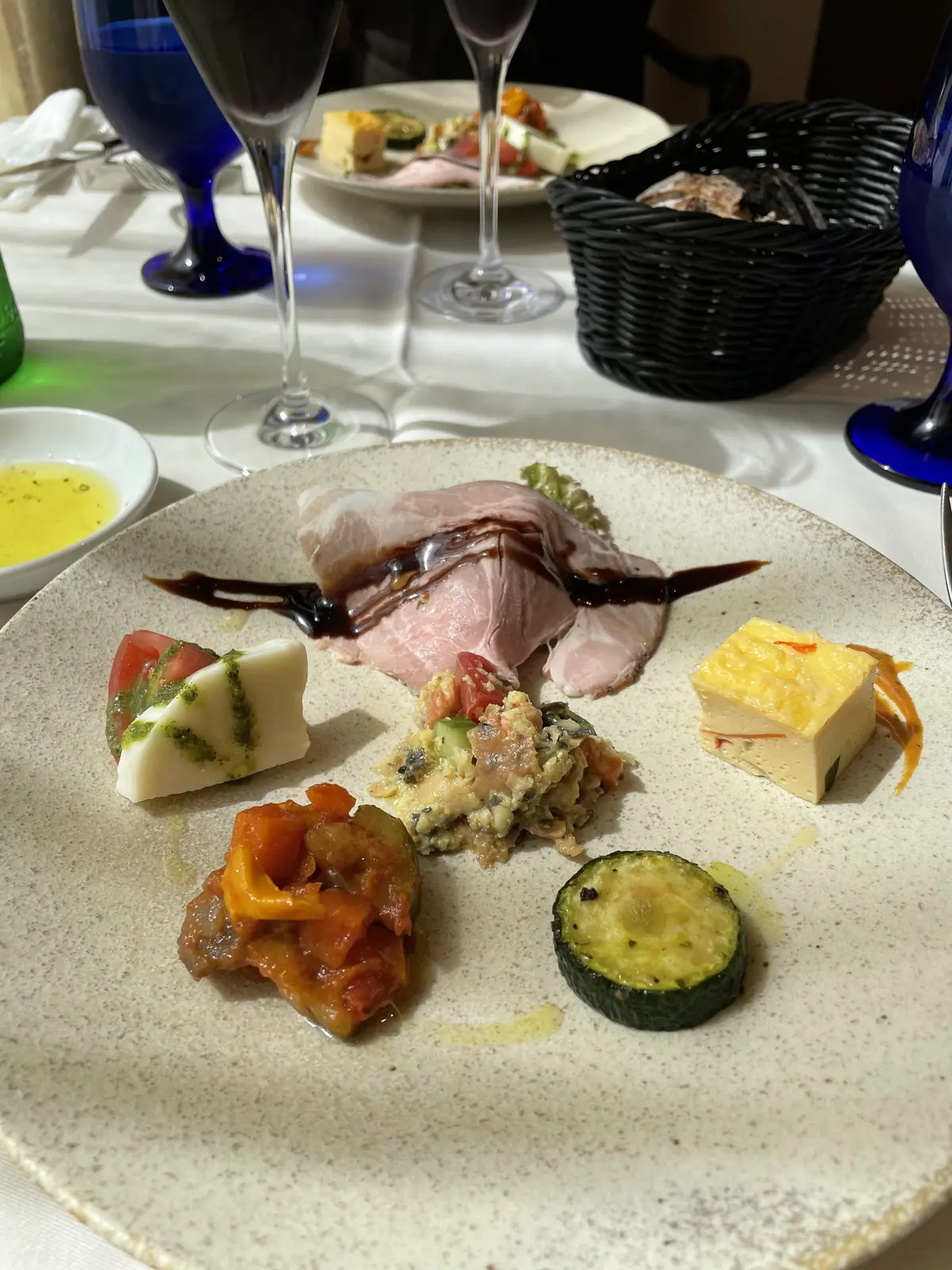 三井ガーデンホテル五反田、TANTO TANTO THE GARDENS、イタリアン、タントタント ザ ガーデン、オードブル、ズッキーニ、カプレーゼ、ローストビーフ、卵焼き、キッシュ、バジル