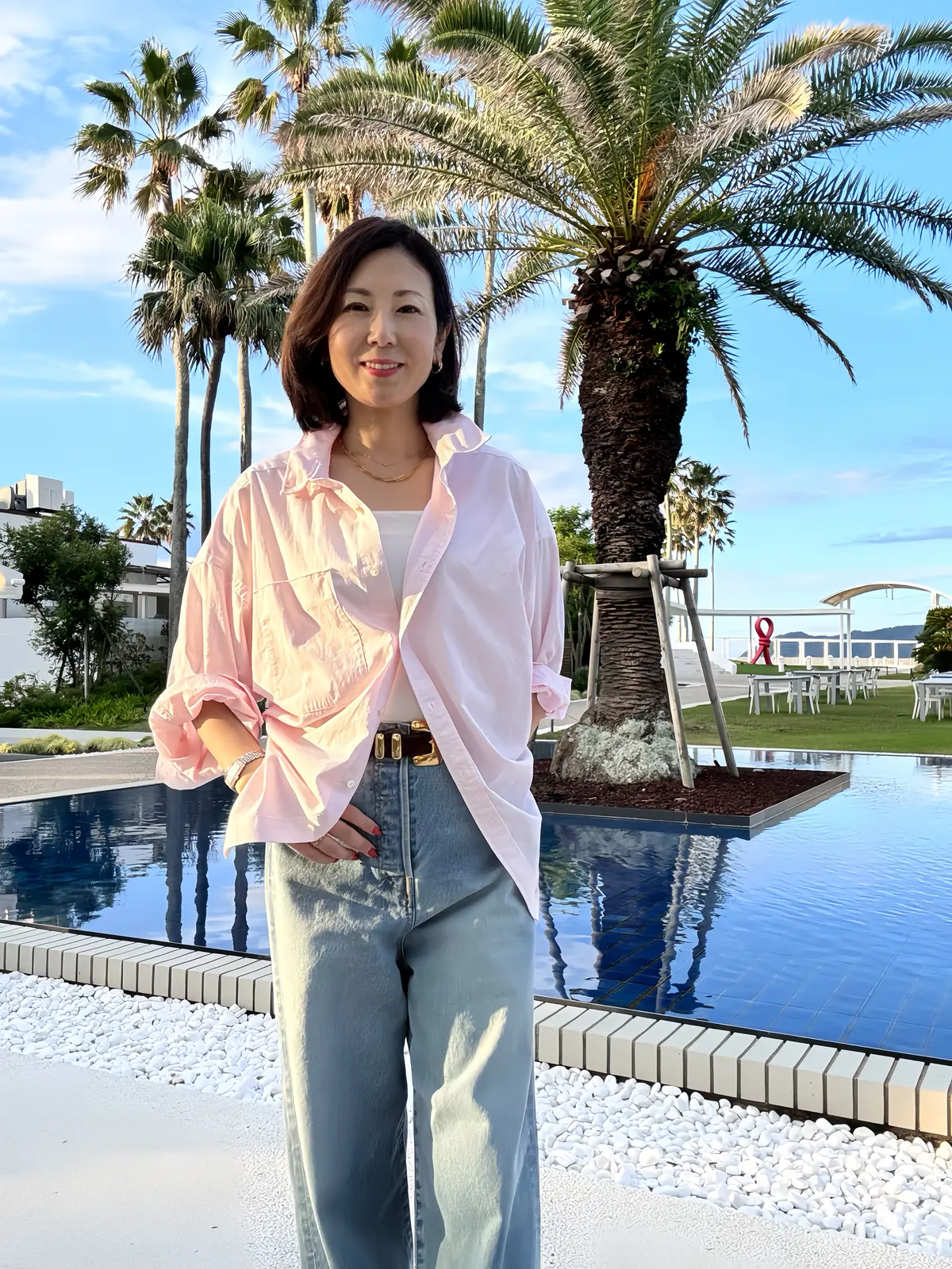 休日デニムはピンクシャツを差し色に♡逗子の画像_2