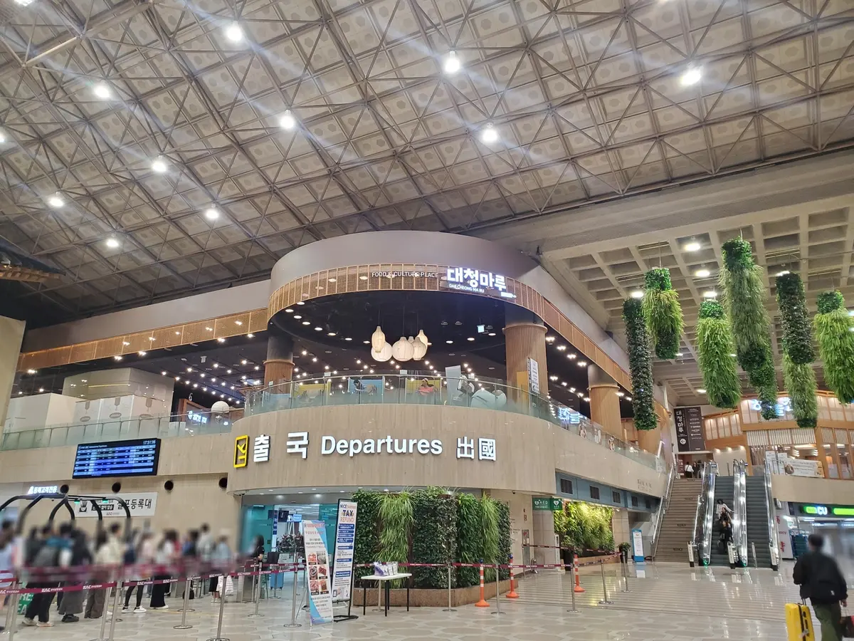 韓流ドラマのお別れシーンで良く見かけた出国ゲート。