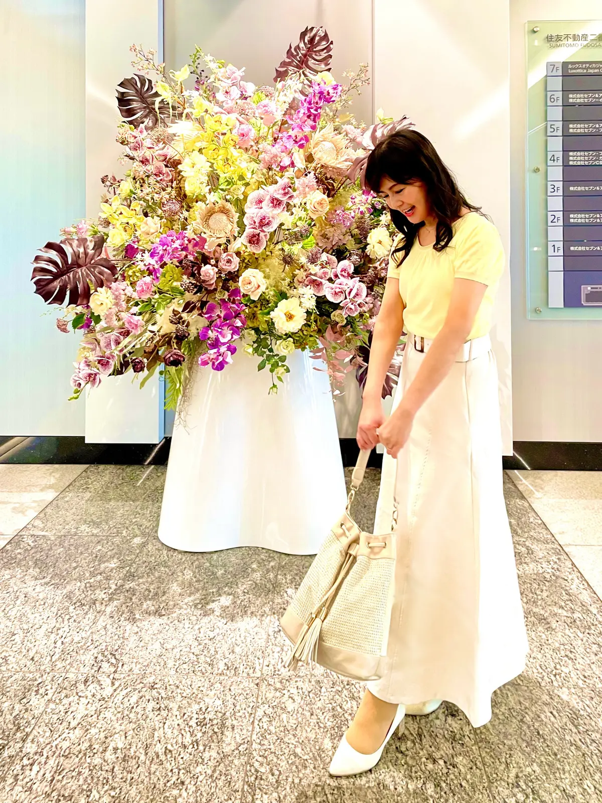 黄色、レモンイエロー、イエロー、トップス、ニット、アンサンブル、ニットアンサンブル、半袖、カーディガン、羽織り、白、スカート、白スカート、ロングスカート、白ロングスカート、白ヒール、ひー、白パンプス、パンプス、白バッグ、バッグ、anysis、エニシス、白ベルト、布ベルト、共布ベルト、GRAIL、GRL、グレイル、マキシスカート、春、春服、春コーデ、春服コーデ、春ファッション、アラフォーファッション、アラフィーファッション、アラフィフファッション、40代ファッション、40代コーデ、50代ファッション、50代コーデ、アラサーファッション、アラサーコーデ、30代ファッション