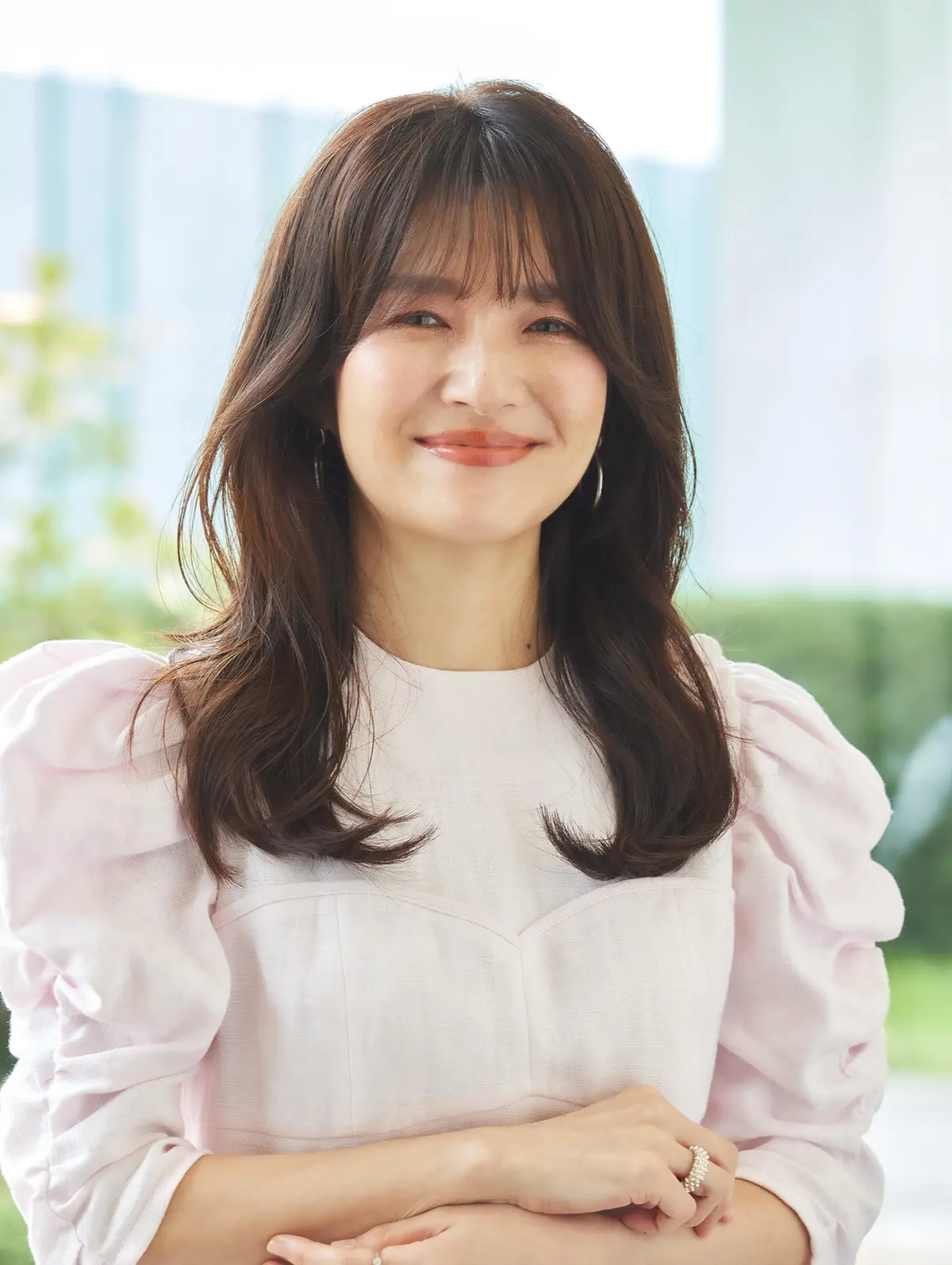 Webエクラ 前から見たセミロングヘアスタイル