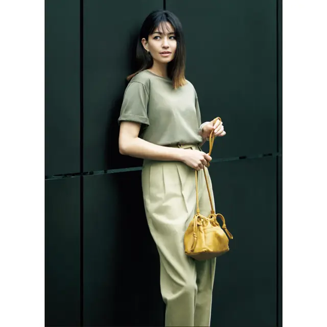 ニュアンスカラーコーデのRINA