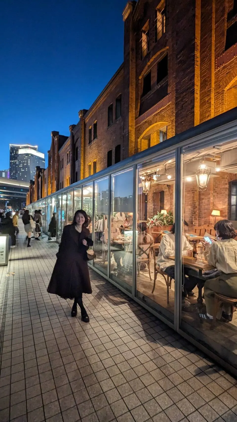 オーダーのブラックレーススカートにプリンの画像_9