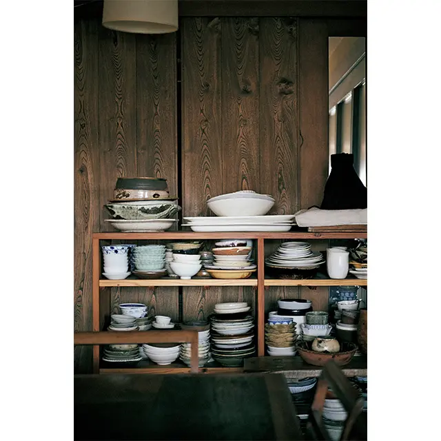 友人に依頼し作ってもらった棚が20年以上活躍する。