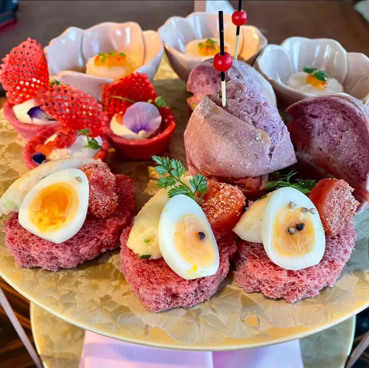 「シャングリラホテル」アフタヌーンティー