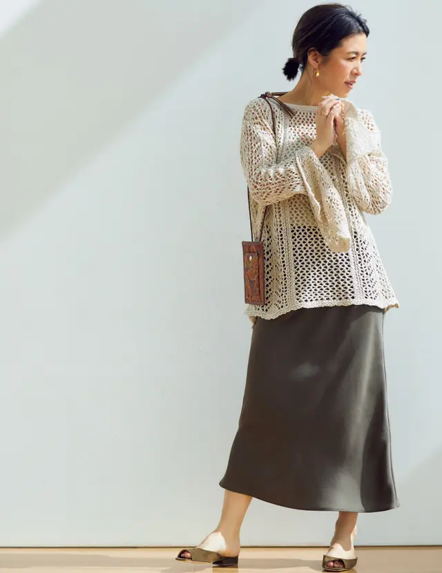 ツヤ素材で女らしさを盛り上げる【スタイリスト大草直子の「おしゃれ塾」】