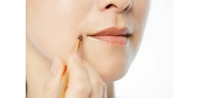 口角のたるみに　ベアミネラル オリジナル ミネラル コンシーラー