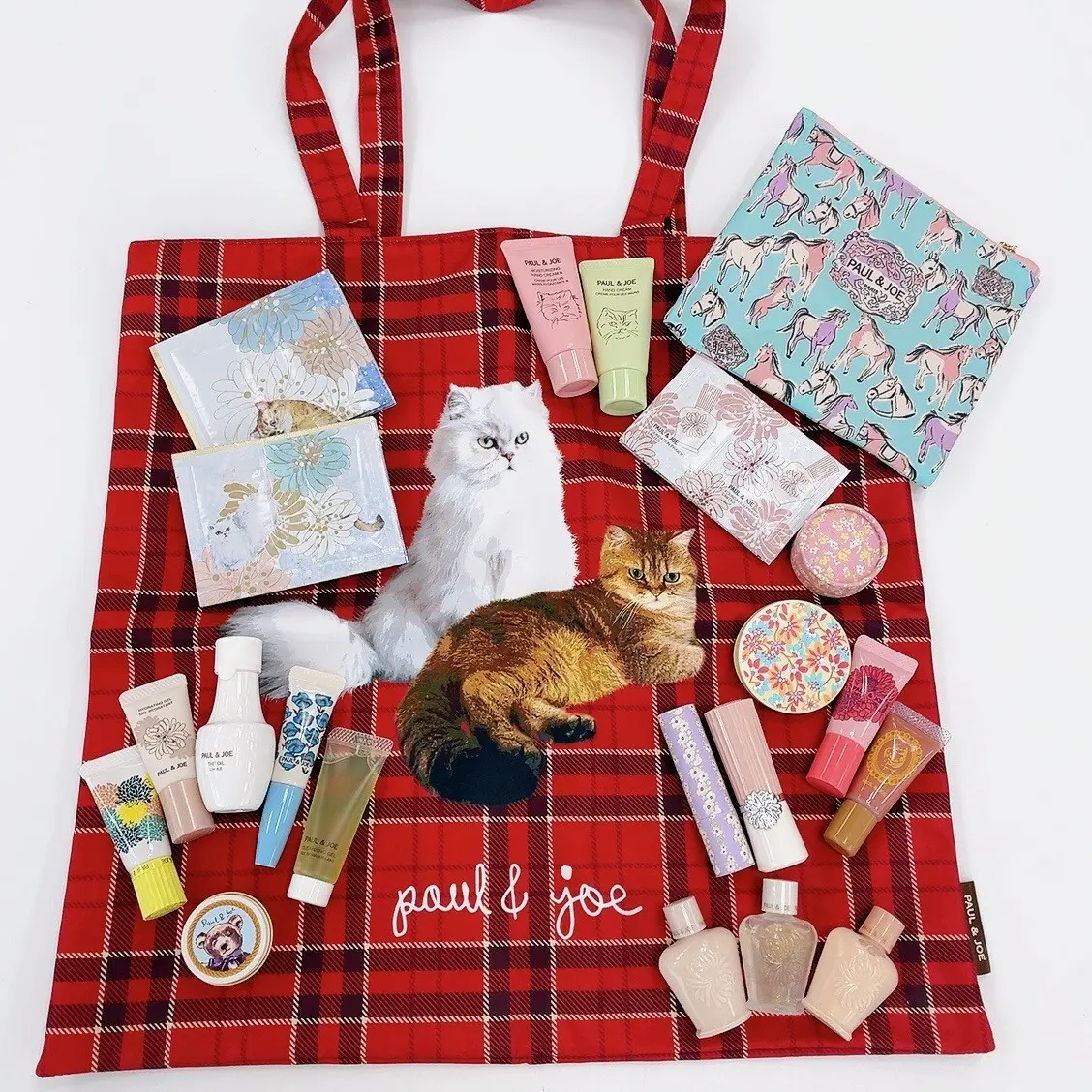 ポール ＆ ジョー ボーテ「メイクアップ　コレクション　2023」の中身