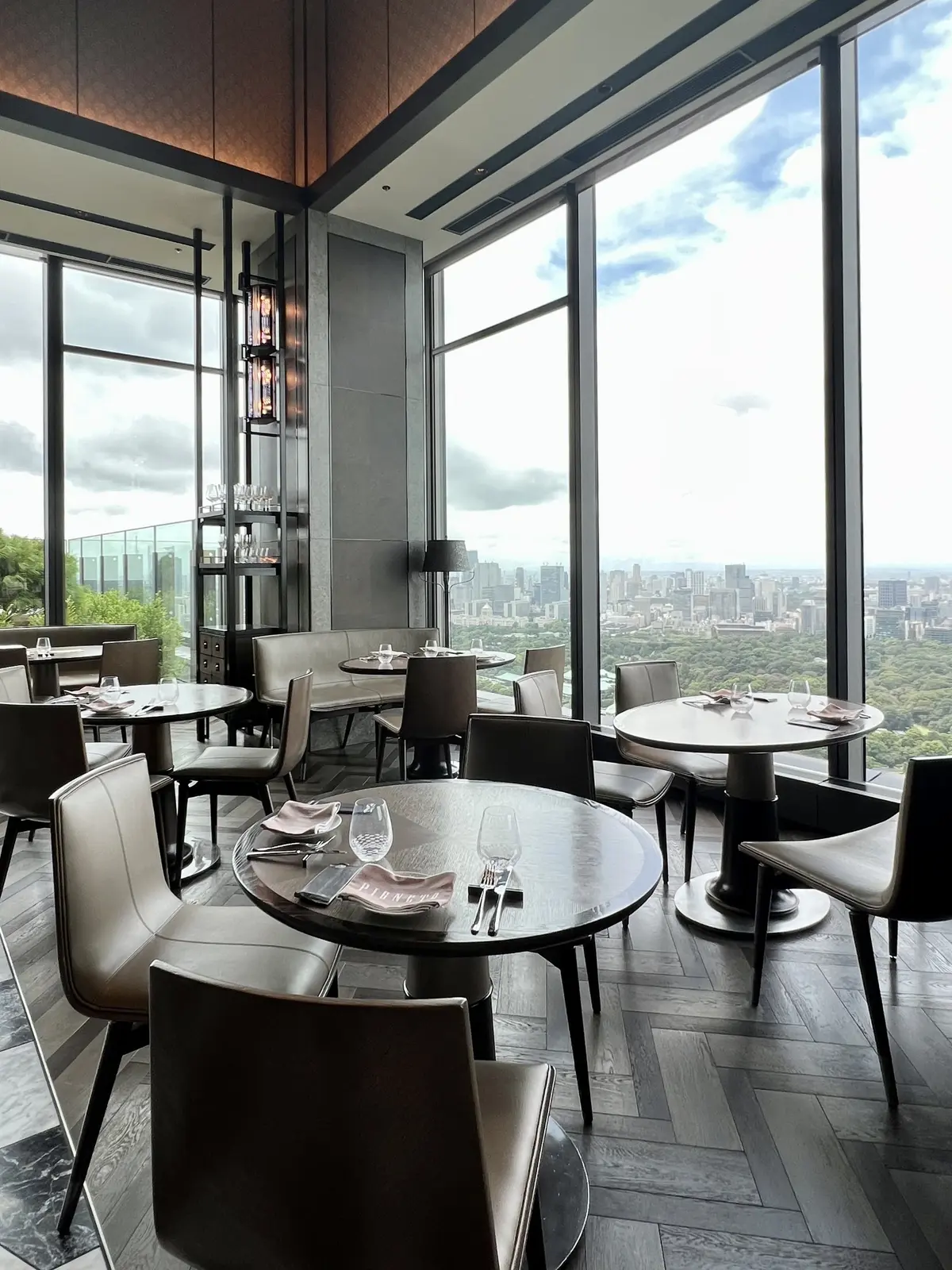 フォーシーズン東京大手町のイタリアンレストラン「PIGNETO（ピニェート）」　店内写真