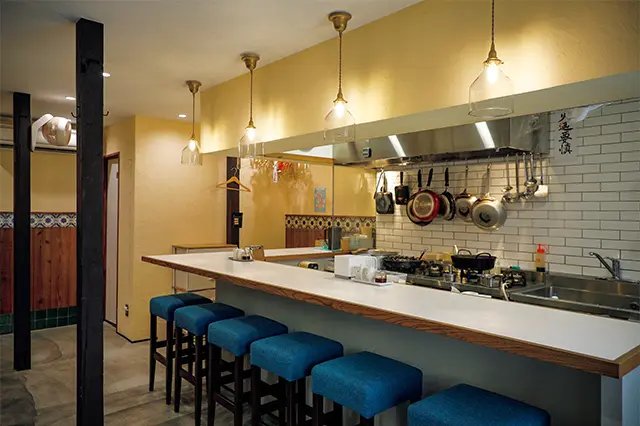 和もあれば、中華もあり。 朝粥と副菜は組み合わせ自在