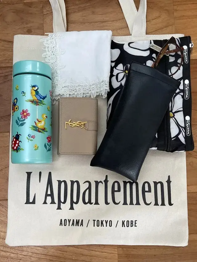 éclat 創刊16周年を記念して作られた特別付録　アパルトモン×エクラ 大人のロゴトートバック