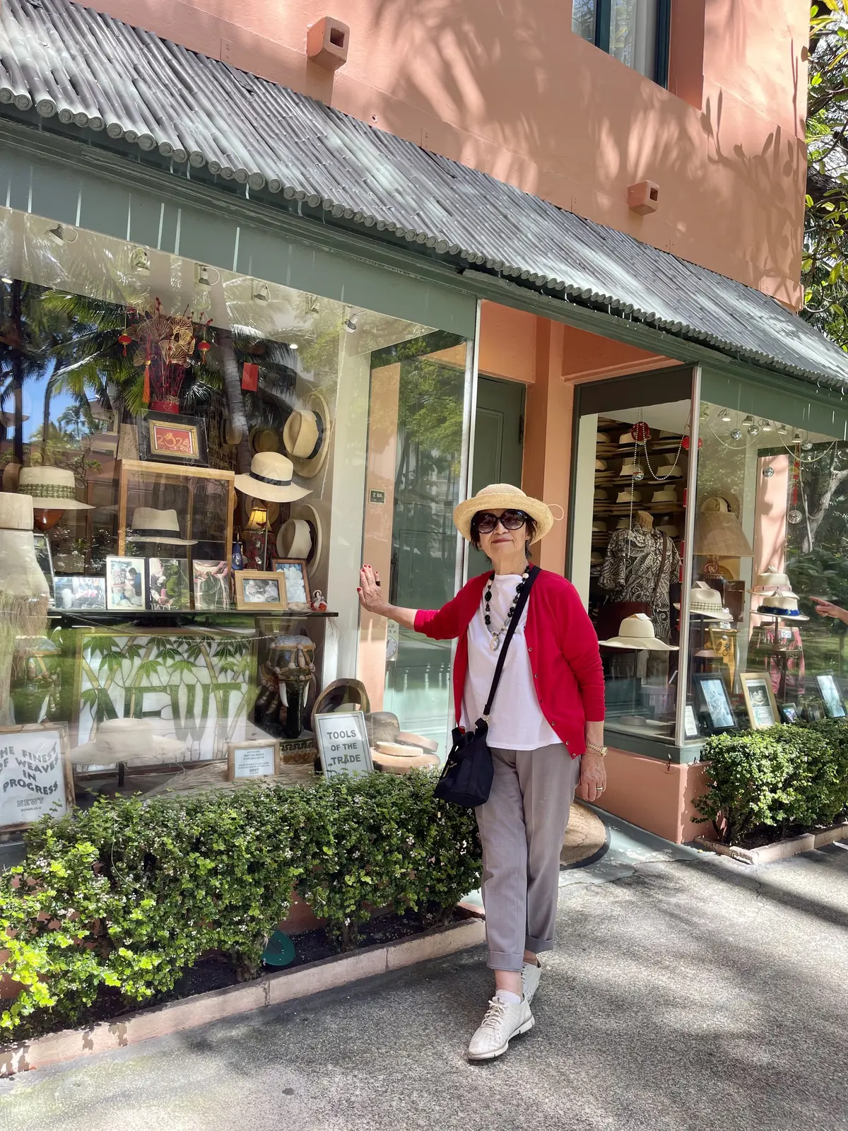 母とのハワイ旅行の旅コーデなどの画像_2