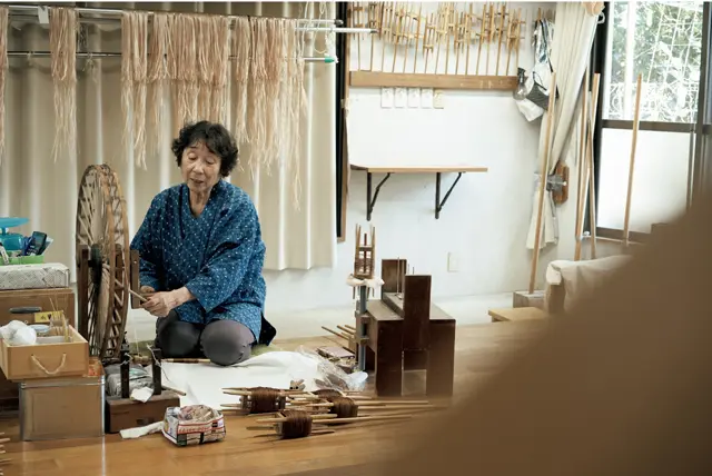 糸車を使ってよるのは、現在ではここと宮古島のみ