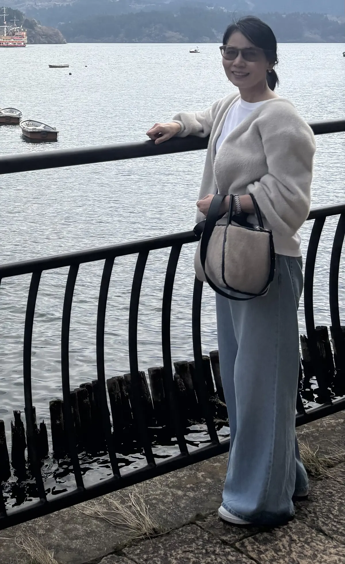 UNIQLOのドレープワイドフレアジーンの画像_2