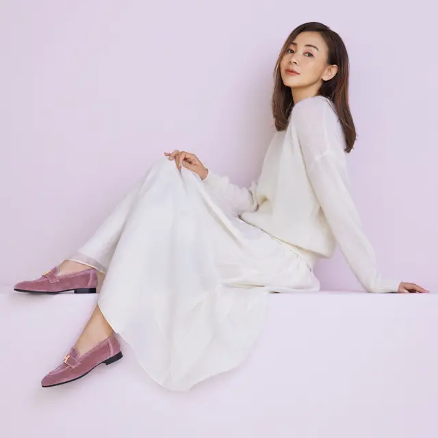 エルメスのローファー「パリ」を履きこなすSHIHO