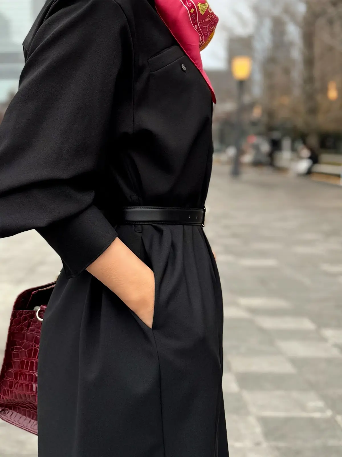 イーバイエクラ　黒ワンピース　着回し　50代ワンピースコーデ　アラフィフワンピースコーデ