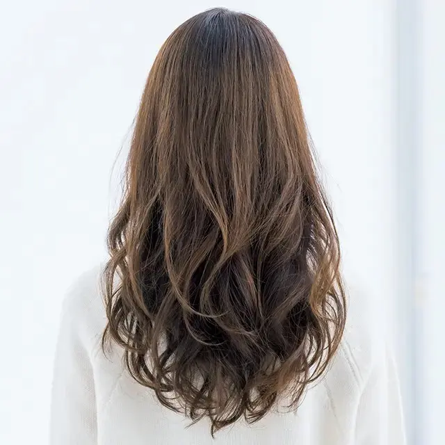 ゴージャスなウェーブが魅力の“ロングカール”