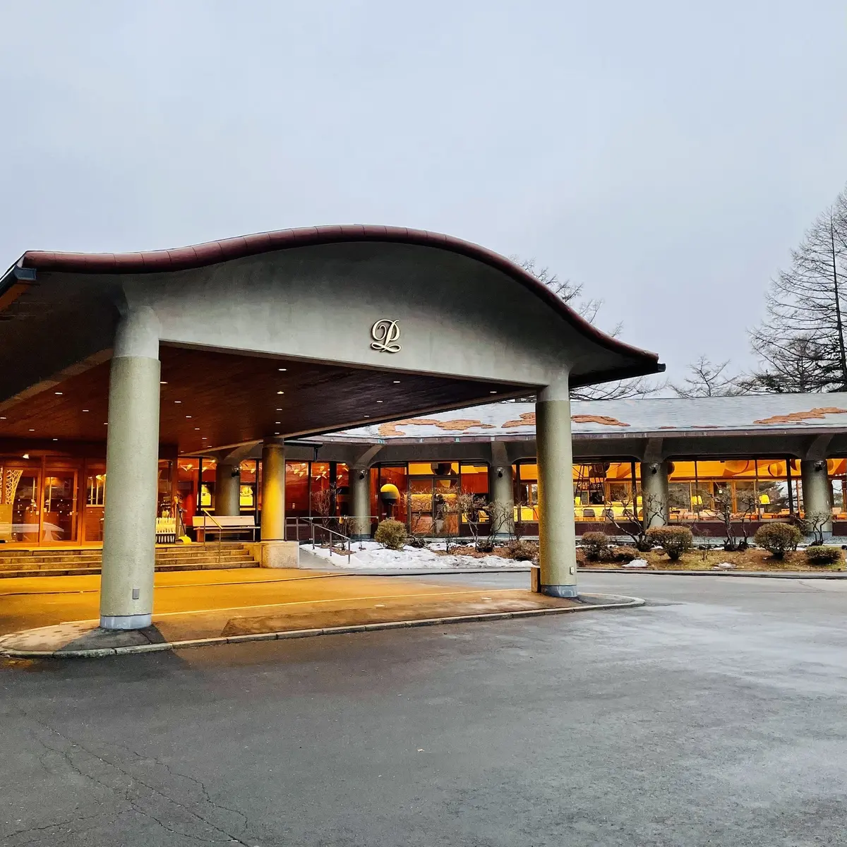 軽井沢プリンスホテルイースト入り口