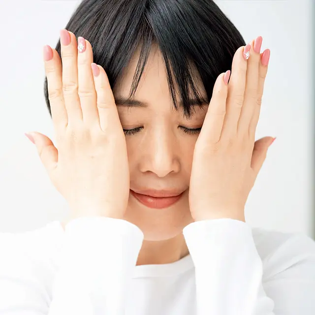 小林ひろ美さん朝の乳液儀式　スタンプづけ