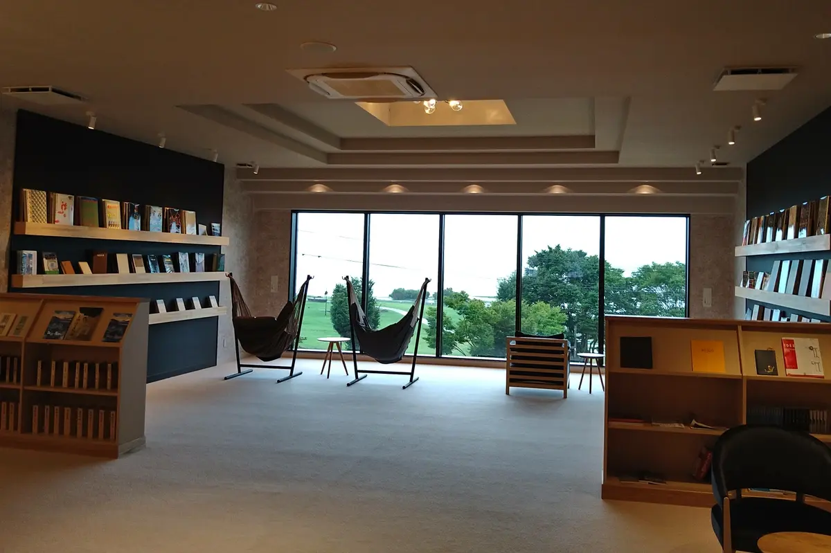 かたくらシルクホテルのラウンジ