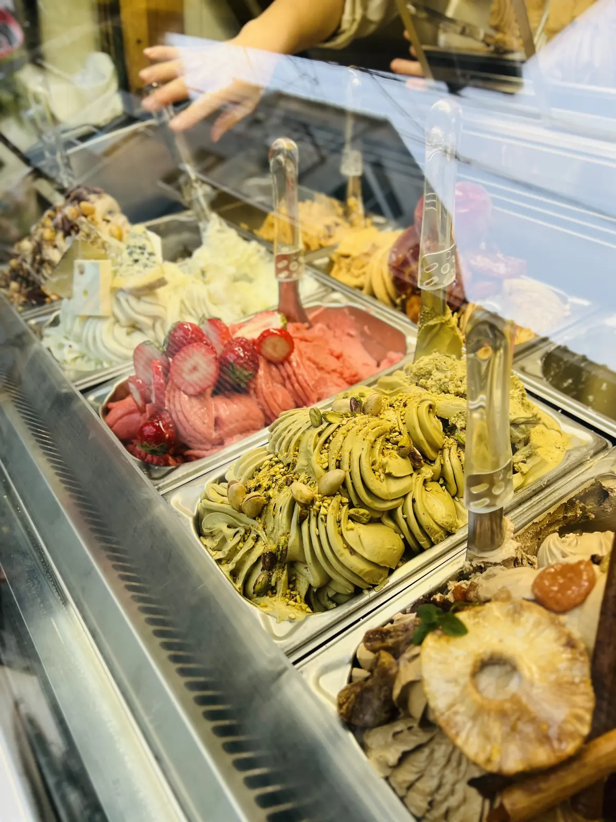 美味しそうなジェラート屋さんも発見！