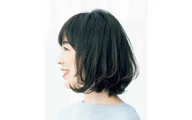 顔やせには丸みフォルムが効果的