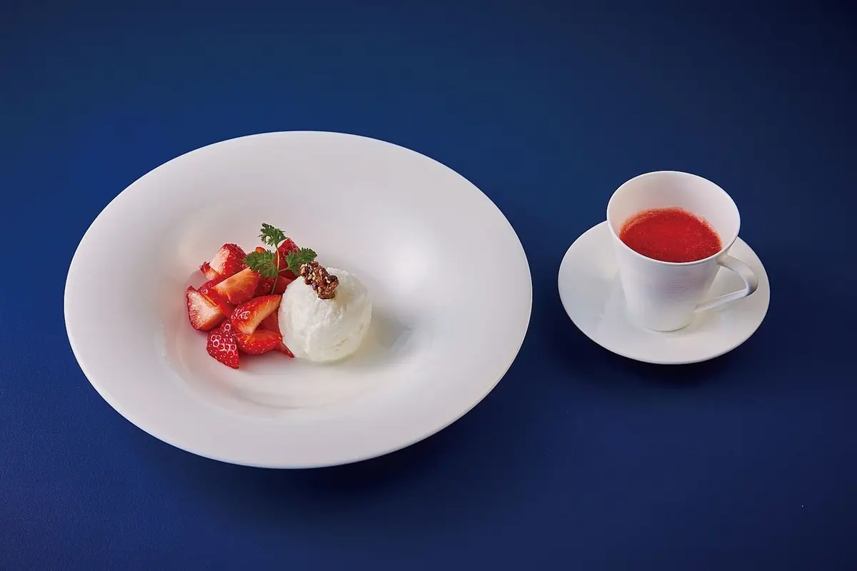 SILIN 火龍園（シリン／ファン・ロン・ユェン） 「五香粉のアイス 温かいいちごのソース」