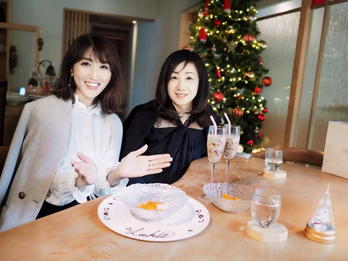 ボウタイブラウス